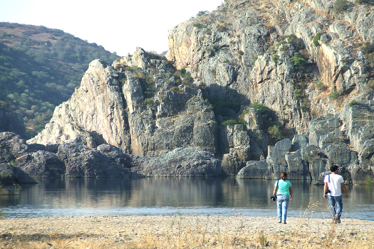 Una pausa en el camino
&nbsp;El cauce del Guadiana, con un caudal bajo m&iacute;nimos, durante los meses de verano.